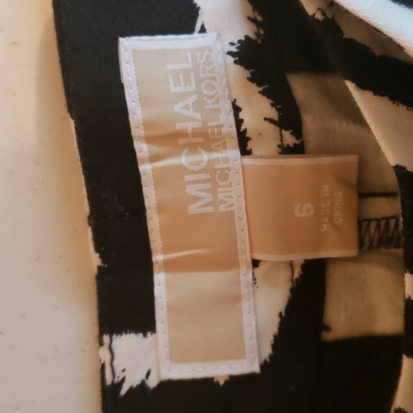 Michael Kors Shorts - Picture 5 of 5